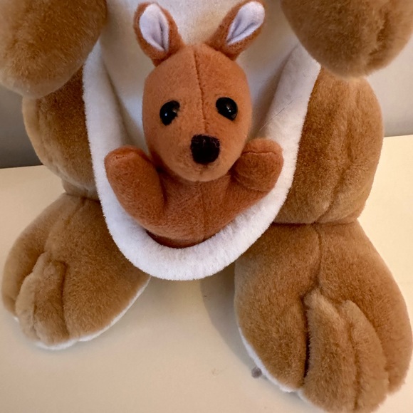 Plush Kangaroo With Joey- Oz Friends Australia -NWT - Picture 2 of 6